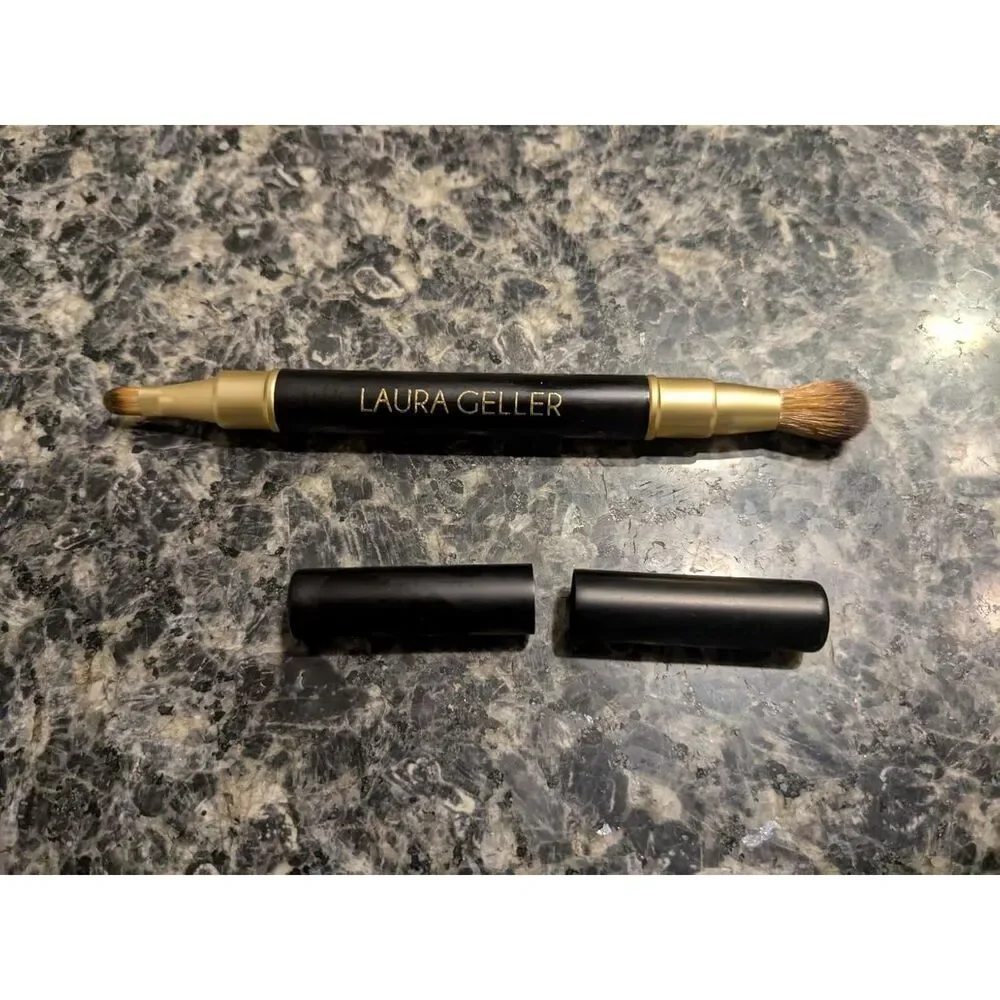 Laura Geller Travel Friendly Retractable Dual-Ended Two-in-One Makeup Brush